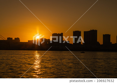 Urban sunset Urban sunset 106927632