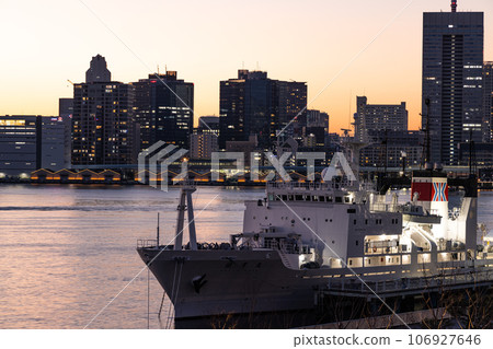 Dusk of Tokyo Bay Dusk of Tokyo Bay 106927646
