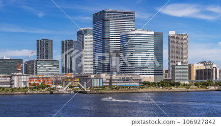 濱水區的城市建築 濱水區的城市建築 106927842