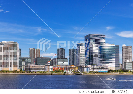 濱水區的城市建築 濱水區的城市建築 106927843