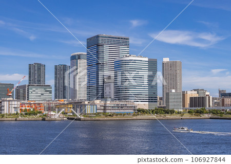 濱水區的城市建築 濱水區的城市建築 106927844