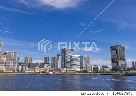 濱水區的城市建築 濱水區的城市建築 106927845