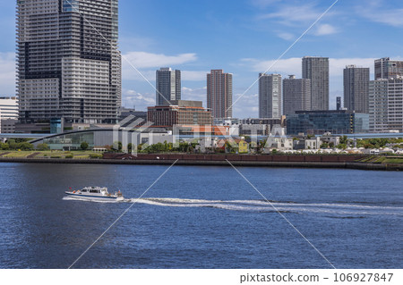濱水區的城市建築 濱水區的城市建築 106927847