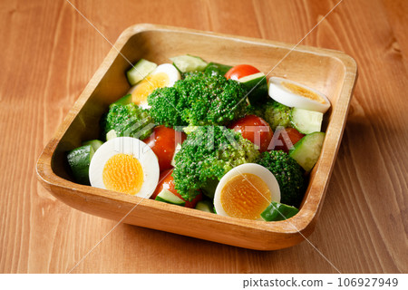 Mini tomato and broccoli salad 106927949