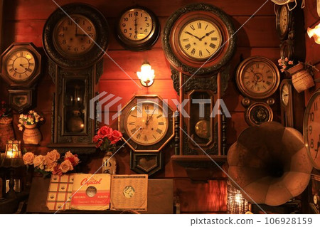 antique wall clock antique wall clock 106928159