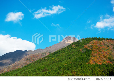Yufudake, Yufuin | Also known as Bungo Fuji, it is a famous and symbolic peak of Oita Prefecture. Yufudake, Yufuin | Also known as Bungo Fuji, it is a famous and symbolic peak of Oita Prefecture. 106928883