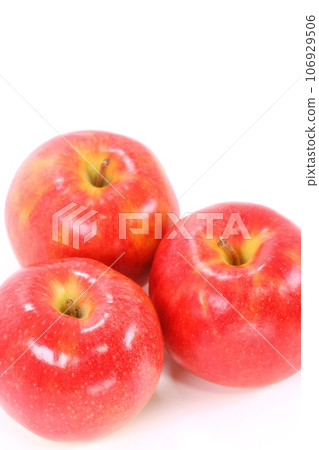 3 個紅蘋果 Jonagold 明亮的背景 3 個紅蘋果 Jonagold 明亮的背景 106929506