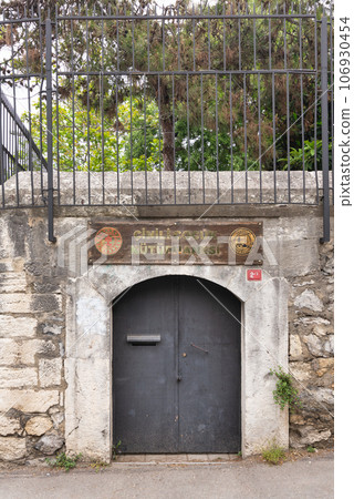 Entrance to the Cinili Cocuk Kutuphanesi, a children's library located in the Uskudar district of Istanbul, Turkey Entrance to the Cinili Cocuk Kutuphanesi, a children's library located in the Uskudar district of Istanbul, Turkey 106930454