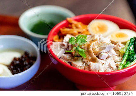 Chicken rice (Jirofan) 106930754