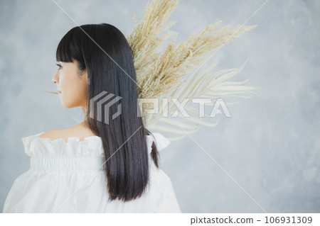 long hair woman long hair woman 106931309