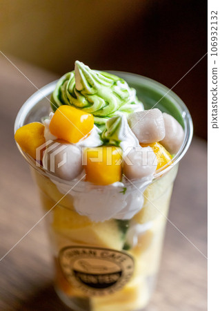 Matcha Yuen Castella Parfait 106932132