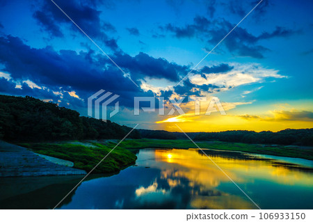 多摩湖的黃昏/村山上水庫 106933150