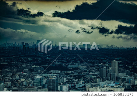 雲霧繚繞的東京城 106933175