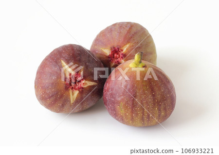 figs on white background figs on white background 106933221