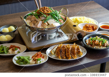 以內臟火鍋為中心的宴會套餐 106933447