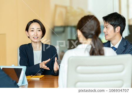 商務洽談 106934707