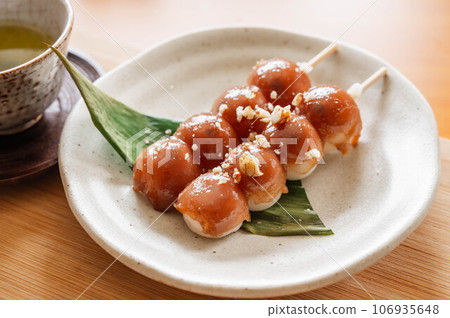 Japanese sweets Walnut soy sauce dango 106935648