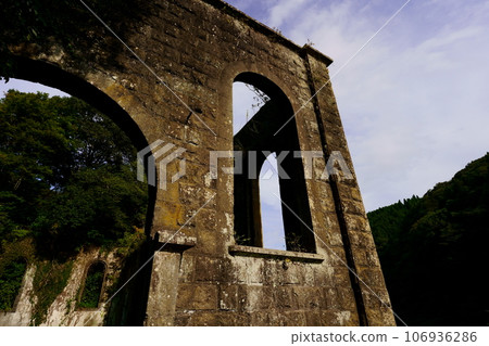 Ruins of a sunken power plant, a structure reminiscent of the world of Ghibli Ruins of a sunken power plant, a structure reminiscent of the world of Ghibli 106936286