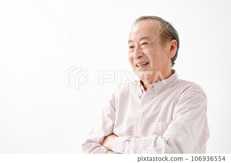 Senior male portrait casual 106936554