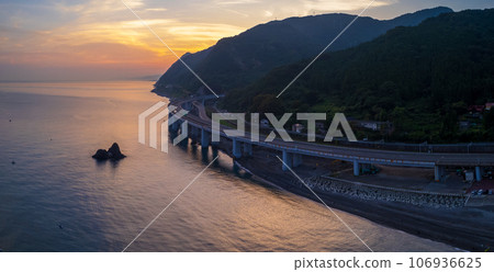 無人機/航拍｜清晨的大彌撒海岸（大彌撒碼頭公園周邊） 106936625