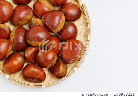 Many chestnuts 106938221
