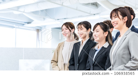 年輕的業務團隊‖ 年輕的業務團隊‖ 106938565