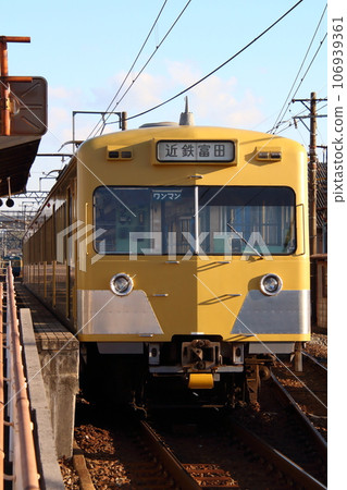 Sangi Railway Sigi Line 801 series train (Seibu yellow vehicle) Sangi Railway Sigi Line 801 series train (Seibu yellow vehicle) 106939361