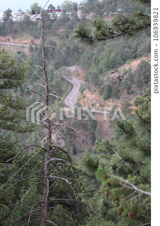 Mountain Pass Driving down from Estes Park 106939821