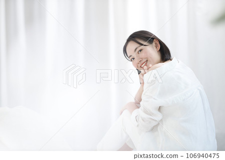 Beauty image of young women Beauty image of young women 106940475