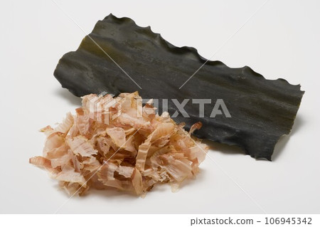 Konbu, bonito flakes, niboshi 106945342