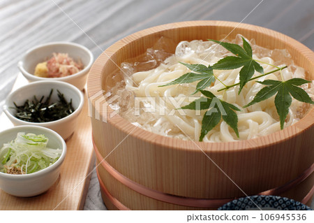 Chilled noodles Chilled noodles 106945536