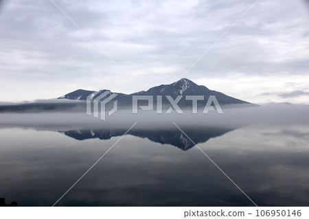 藤岳、樽前山、雲海_支笏湖 藤岳、樽前山、雲海_支笏湖 106950146