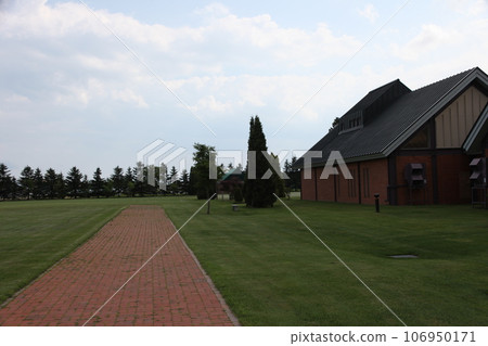 Lawn garden scenery_Hokkaido 106950171