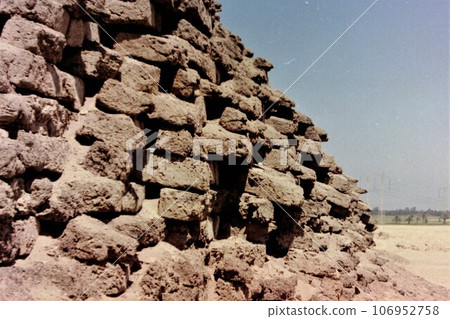 埃及神秘的金字塔 106952758