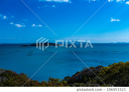 【瀨戶內海國立公園】晴朗的冬日，從岡山縣備前市的鹿島狸山展望台看到兵庫縣方向的瀨戶內海1 106953321