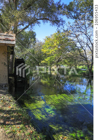 Water mill 106955433