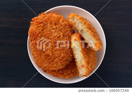 Cheap potato croquettes at the supermarket 106957240