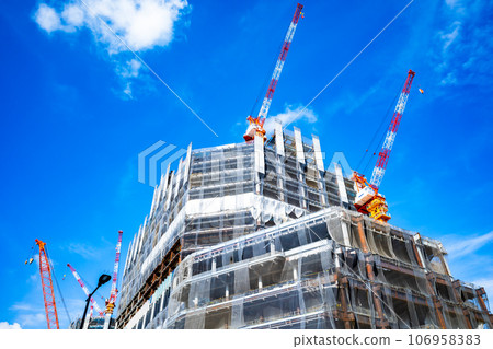 Large-scale construction site crane and blue sky Takanawa Gateway 2023.09 f-2 High saturation contrast-1 Large-scale construction site crane and blue sky Takanawa Gateway 2023.09 f-2 High saturation contrast-1 106958383