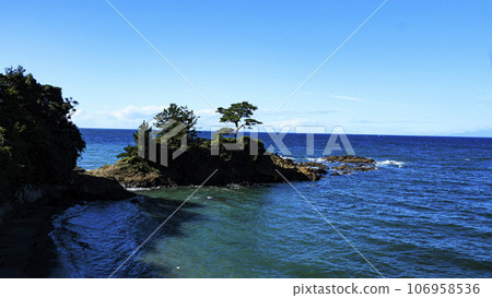 Shonan sea and sky (Kanagawa Prefecture, Hayama Town, autumn) Shonan sea and sky (Kanagawa Prefecture, Hayama Town, autumn) 106958536
