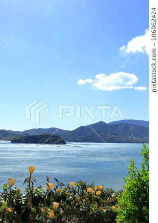 從大芝島眺望三口灣、柏島、野呂山 從大芝島眺望三口灣、柏島、野呂山 106962424