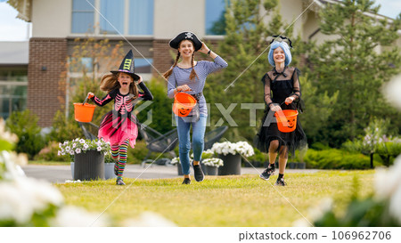 kids at Halloween party kids at Halloween party 106962706