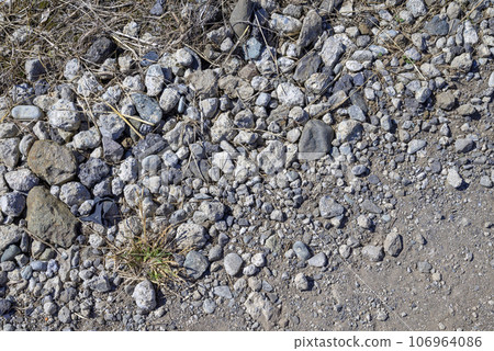 停車場碎石路地面圖片 106964086