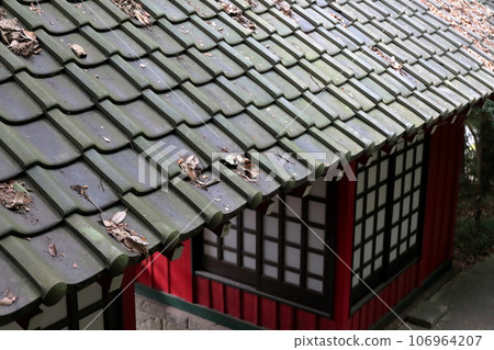 Tile roof image 106964207