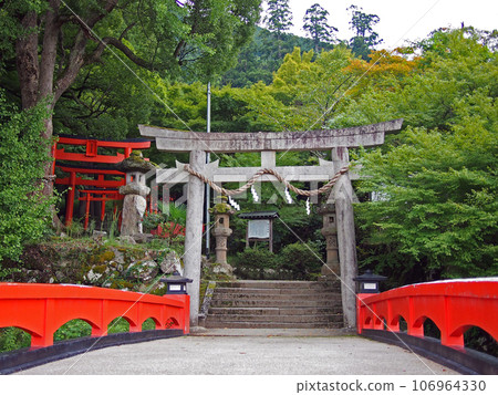Takayama Inari Shrine 106964330