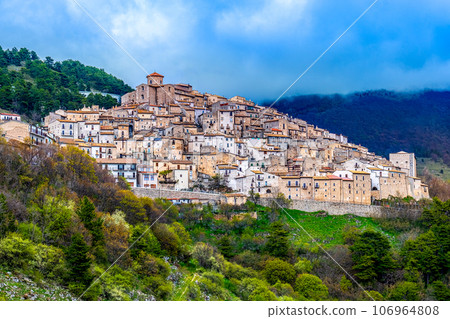 Castel del Monte town view in Gran Sasso National Park - Abruzzo region - Italy Castel del Monte town view in Gran Sasso National Park - Abruzzo region - Italy 106964808