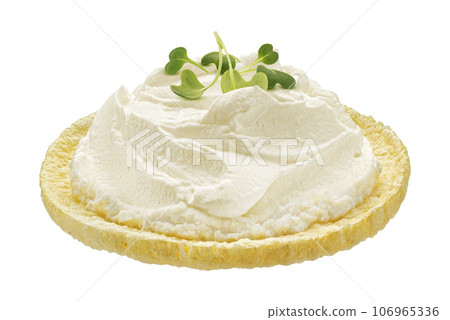 Puffed corn cake with cream cheese isolated on white background, full depth of field 106965336