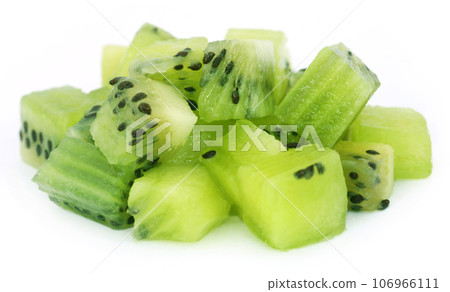 Kiwi fruits Kiwi fruits 106966111