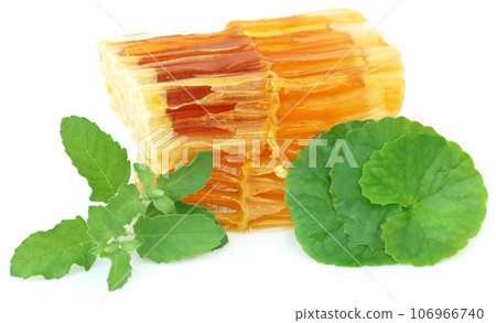 Honey with holy basil and gotu kola 106966740