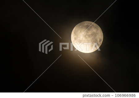 超級藍月現象的月亮 106966986