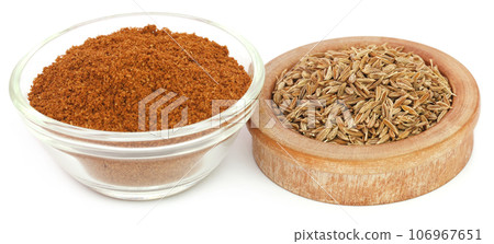 Crushed cumin with whole ones Crushed cumin with whole ones 106967651